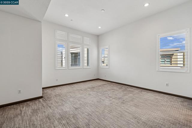 5826 Noba Rd, Dublin CA: https://media.crmls.org/mediaz/96d5b9e4-9db5-4878-881f-f310235267d3.jpg