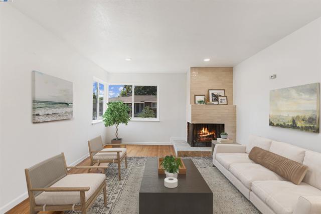 102 W 15Th St, Antioch CA: https://media.crmls.org/mediaz/96d5e4d9-e10c-45a9-939e-99e932436edd.jpg