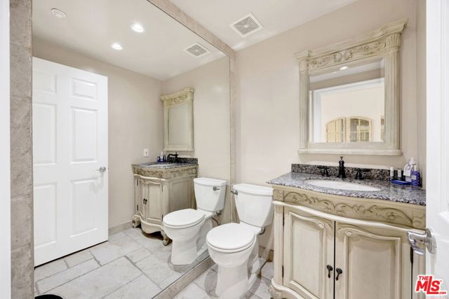 11952 Montana Avenue, Los Angeles CA: https://media.crmls.org/mediaz/96d67d68-f8f1-4c36-bb43-3a23b6c1f501.jpg