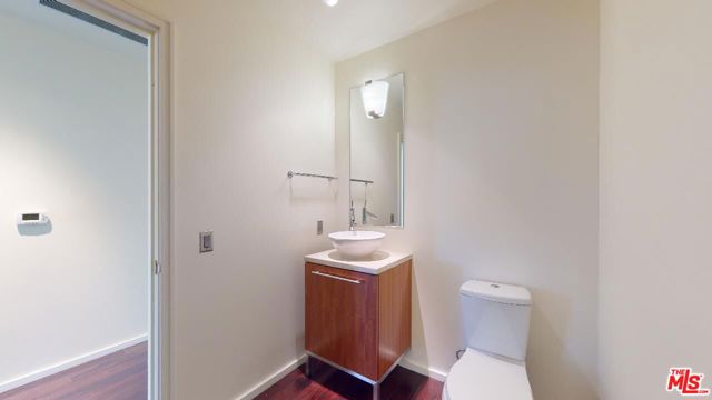 1155 S Grand Avenue, Los Angeles CA: https://media.crmls.org/mediaz/96d72529-c9d6-4287-8fb7-b499b3b0ff15.jpg