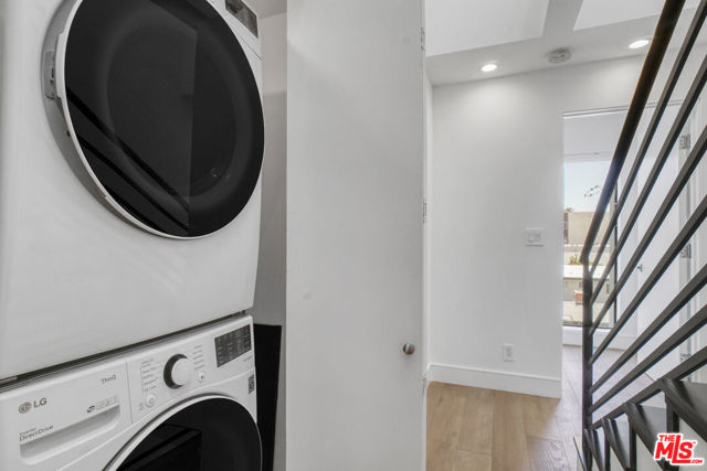1445 1/2 N Martel Avenue, Los Angeles CA: https://media.crmls.org/mediaz/96d92378-2b62-4716-80c8-90b24725aeb7.jpg