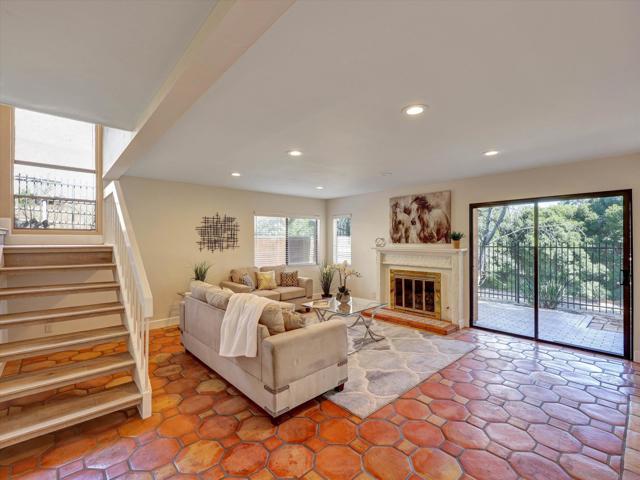 8995 Via Andar, San Diego CA: https://media.crmls.org/mediaz/96d96db8-9c04-44bc-a7da-9d4ea25628cb.jpg