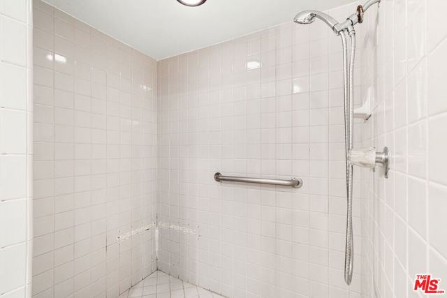 4454 Ventura Canyon Avenue, Sherman Oaks CA: https://media.crmls.org/mediaz/96d97913-86c1-48c3-b0b6-544cc3f8603b.jpg