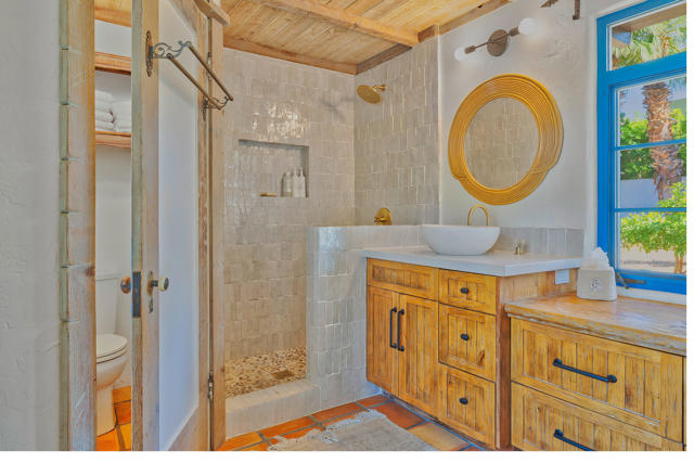 52862 Eisenhower Drive Drive, La Quinta CA: https://media.crmls.org/mediaz/96da8cc2-9f5f-4ee6-8f3a-4e5cf8416740.jpg
