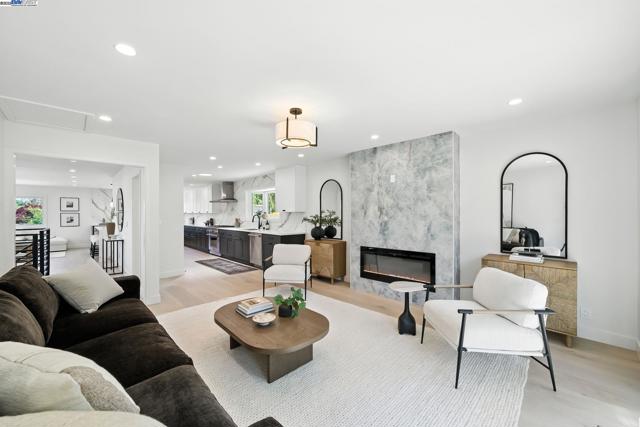 4253 Mirador Dr, Pleasanton CA: https://media.crmls.org/mediaz/96daac98-e4b5-4455-8e74-33bea0a9c7f7.jpg