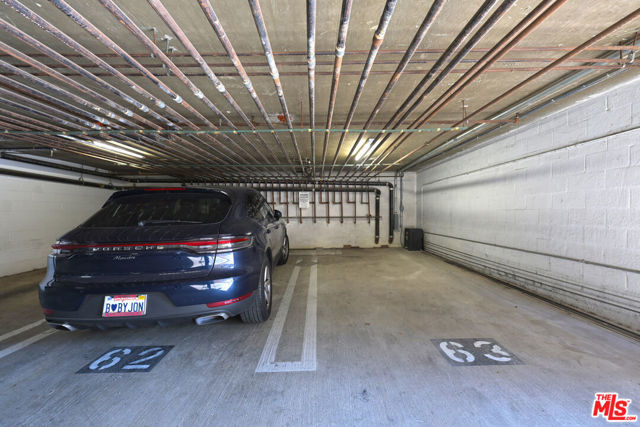 234 S Gale Drive, Beverly Hills CA: https://media.crmls.org/mediaz/96dabb67-c07d-4d14-9882-ad14a01bbc30.jpg