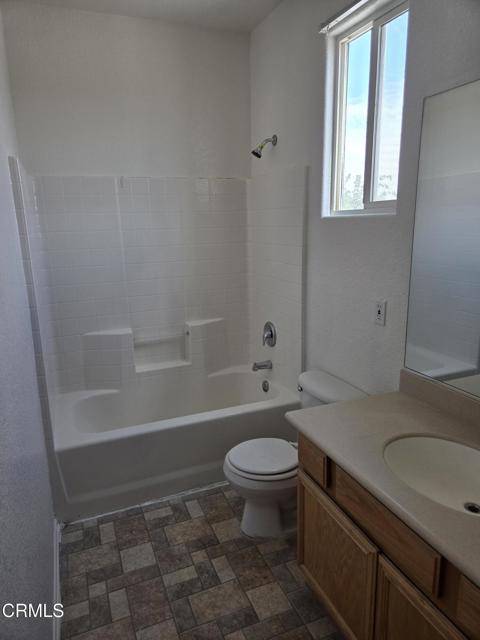 Detail Gallery Image 10 of 16 For 2301 E Newgrove St, Lancaster,  CA 93535 - 5 Beds | 3 Baths