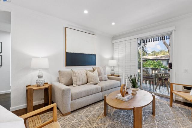 150 Sharene Ln, Walnut Creek CA: https://media.crmls.org/mediaz/96dbcfc2-36f8-4195-bf59-07b64bb30e37.jpg