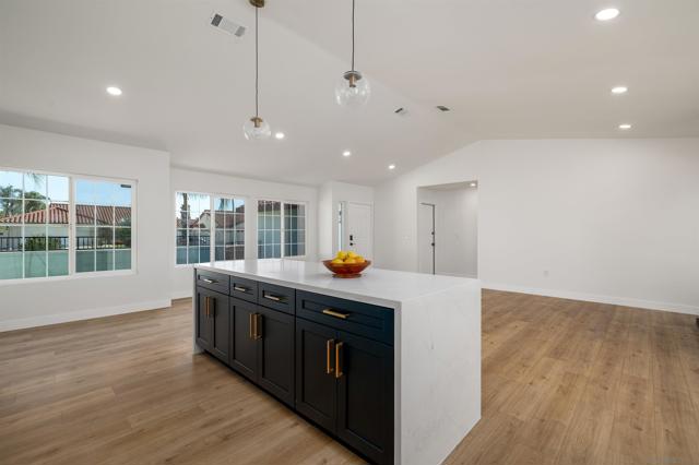 26872 Pinckney Way, Menifee CA: https://media.crmls.org/mediaz/96dbdcca-935c-4a8d-9683-0c116eac518f.jpg