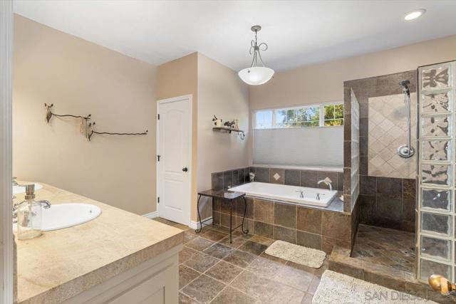1131 Vale Terrace Dr, Vista CA: https://media.crmls.org/mediaz/96dc07b8-15a9-4c1a-b93e-40b4a209c158.jpg