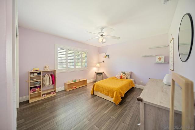 1654 Palomino Ln, Escondido CA: https://media.crmls.org/mediaz/96dc28fd-d23e-478f-88ce-9977b34c5ec8.jpg