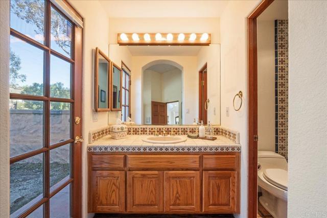 Detail Gallery Image 17 of 60 For 3577 Stonegate Pl, Fallbrook,  CA 92028 - 5 Beds | 6/1 Baths