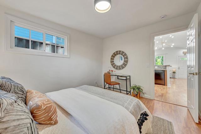 545 W Dana Street, Mountain View CA: https://media.crmls.org/mediaz/96de2e67-4c4e-4421-9dd7-f26ed8f83b29.jpg