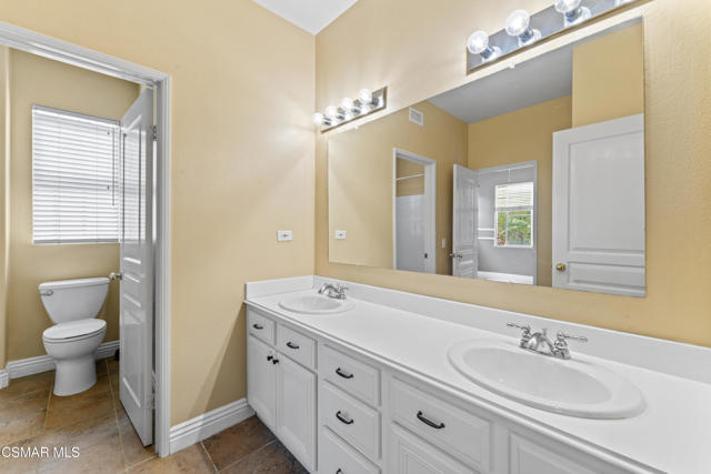 186 Parkside Drive, Simi Valley CA: https://media.crmls.org/mediaz/96deaad2-d7fc-4b8b-a124-1a858cf1dfba.jpg
