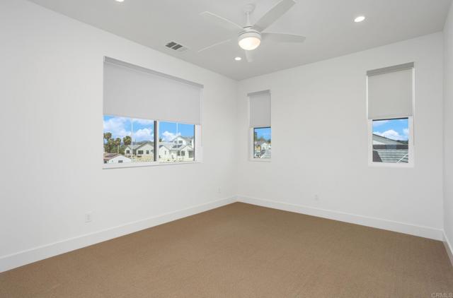 Detail Gallery Image 11 of 41 For 1220 Stonemark Place #MAIN HOUSE,  Vista,  CA 92081 - 6 Beds | 5 Baths