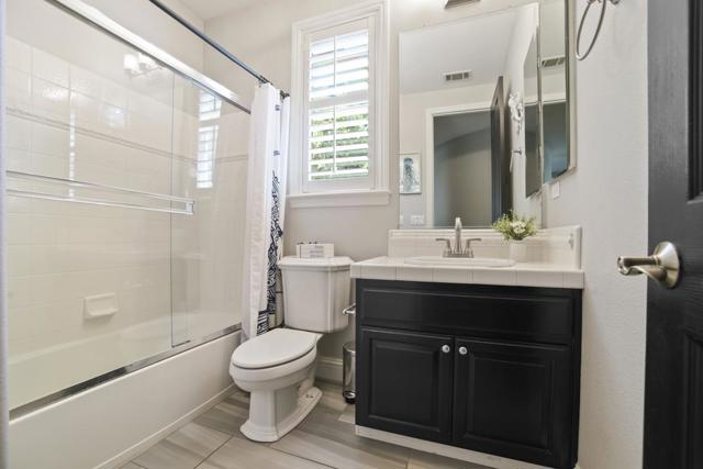 2264 Star Lilly Court, Brentwood CA: https://media.crmls.org/mediaz/96dfca1c-d55a-48e6-a06c-7bafc74b7445.jpg