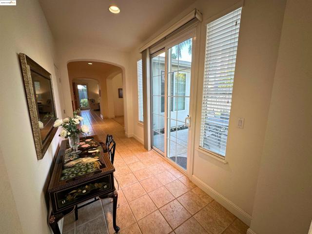 1327 Remington Ct, Tracy CA: https://media.crmls.org/mediaz/96dfe0ac-d944-49d0-b03d-6f0c7676ec31.jpg