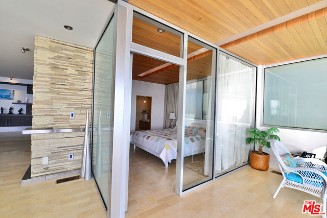 24826 Malibu Road, Malibu CA: https://media.crmls.org/mediaz/96e0320b-4222-4c00-ab39-cf7cd458fdb0.jpg