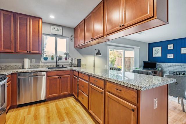 758 Pearlwood Way, San Jose CA: https://media.crmls.org/mediaz/96e07c81-5364-4871-a18b-741a54e40039.jpg