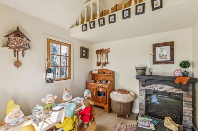 17930 Vineland Avenue, Monte Sereno CA: https://media.crmls.org/mediaz/96e0b085-8c9a-43cb-99b0-3ba6bf7ab146.jpg