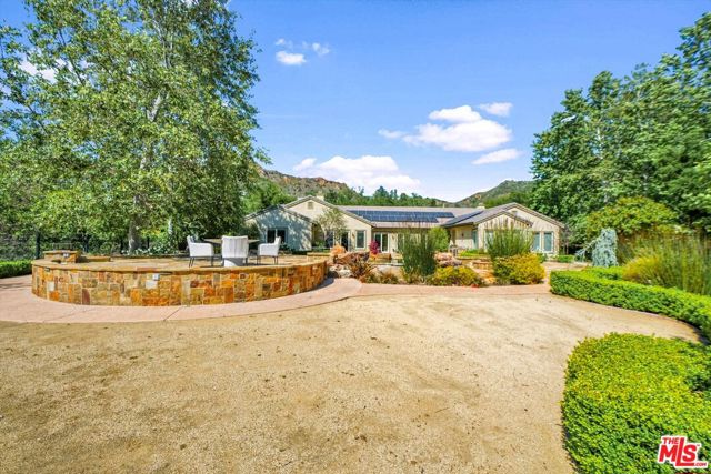 29734 Mulholland Highway, Agoura Hills CA: https://media.crmls.org/mediaz/96e1010e-3032-4a53-a148-37172dde1601.jpg