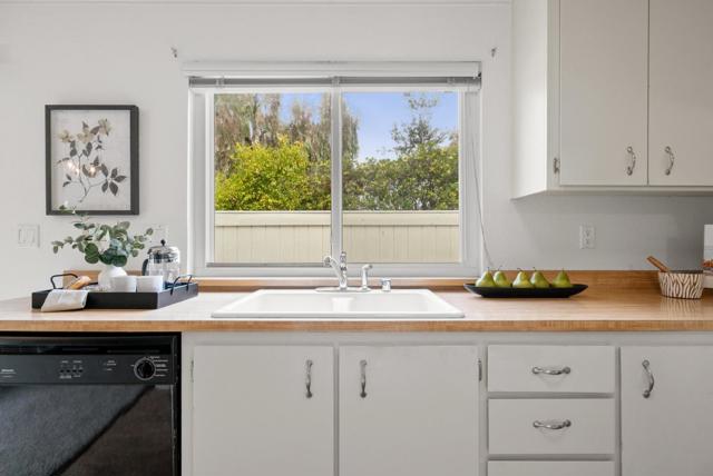 1505 42nd Avenue, Capitola CA: https://media.crmls.org/mediaz/96e18a48-0c51-45a7-9a6c-a8f1ed5903d2.jpg