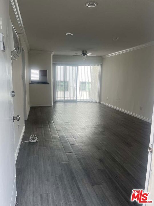 1834 Thayer Avenue, Los Angeles CA: https://media.crmls.org/mediaz/96e1ba75-de29-4ee2-9b34-a0fd56802f7a.jpg