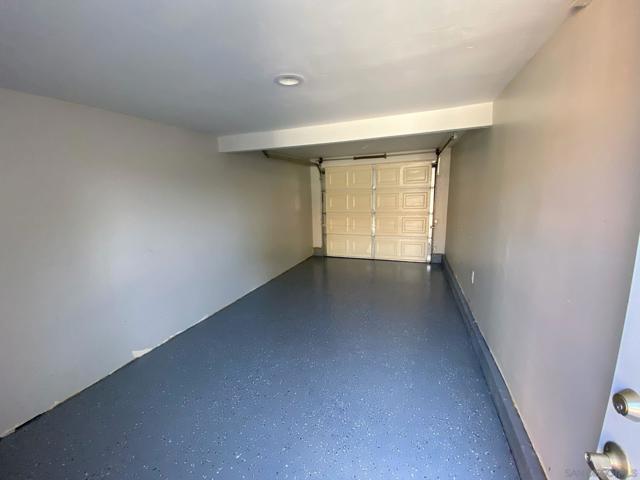 4384 Clairemont Dr, San Diego CA: https://media.crmls.org/mediaz/96e2212c-422f-4911-a191-e216a6ff7035.jpg