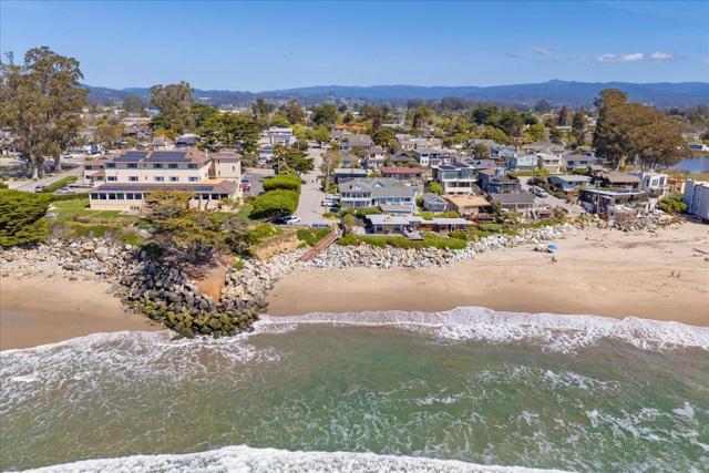 22011 E Cliff Drive, Santa Cruz CA: https://media.crmls.org/mediaz/96e22bcd-75d6-4bf5-bcc7-52e3c0275cf8.jpg