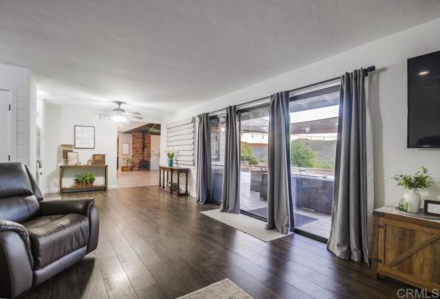 Detail Gallery Image 4 of 70 For 2444 via Dieguenos, Alpine,  CA 91901 - 3 Beds | 2 Baths