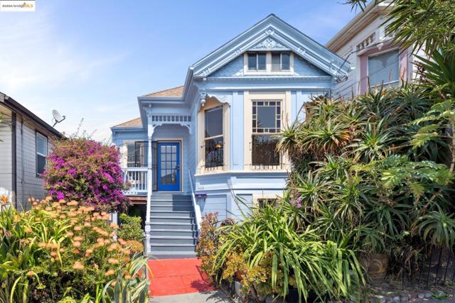 1408 E 15Th St, Oakland CA: https://media.crmls.org/mediaz/96e27ab3-e597-43eb-8ef7-ed35f74a64e3.jpg