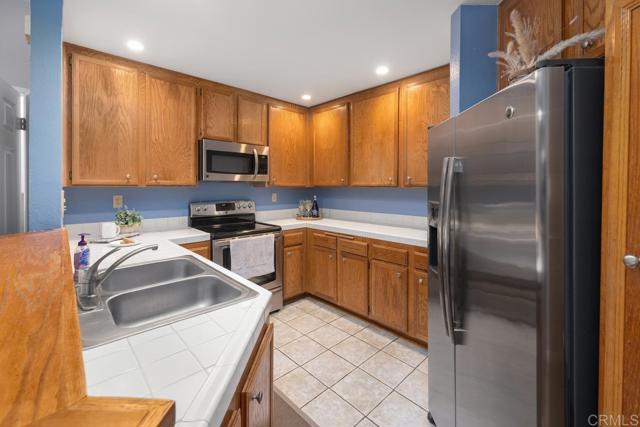7398 Park View Court, Santee CA: https://media.crmls.org/mediaz/96e281b0-cd3b-436f-b16f-97eec5e9467c.jpg