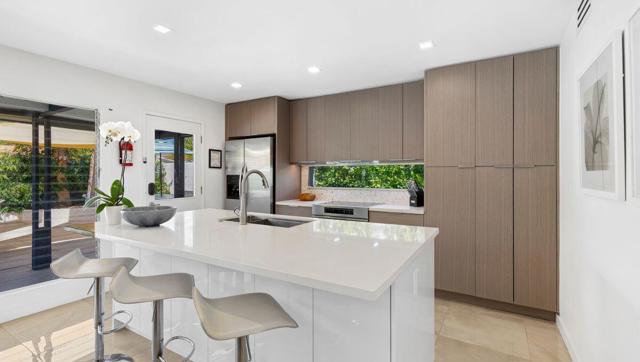 2445 S Broadmoor Drive, Palm Springs CA: https://media.crmls.org/mediaz/96e2e3c5-fe19-4c73-b700-2ab5fc799bbf.jpg