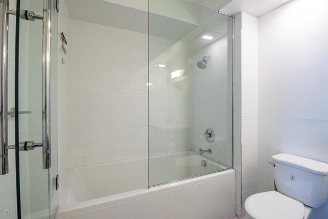 Detail Gallery Image 8 of 29 For 4215 Glencoe Ave #221,  Marina Del Rey,  CA 90292 - 2 Beds | 3 Baths
