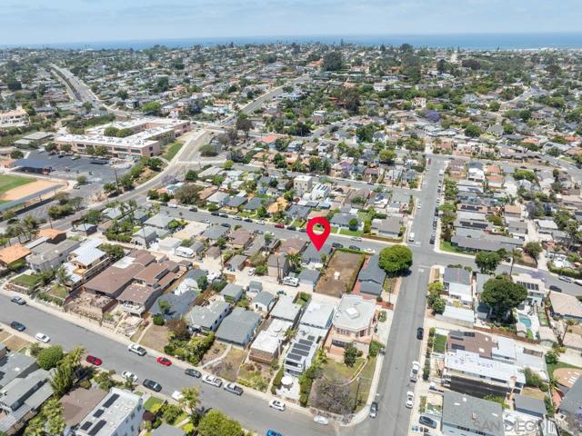 1855 Capistrano St, San Diego CA: https://media.crmls.org/mediaz/96e46d0b-8d86-4e7a-92ae-8bec6a793f34.jpg