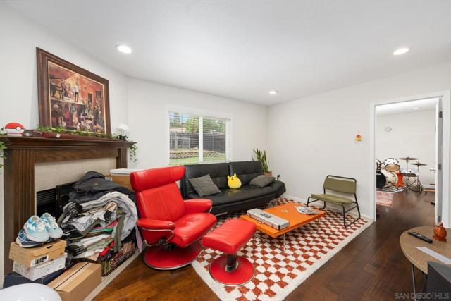 346 El Monte Rd, El Cajon CA: https://media.crmls.org/mediaz/96e4b84a-f49a-4864-97fe-15e7e4d98409.jpg