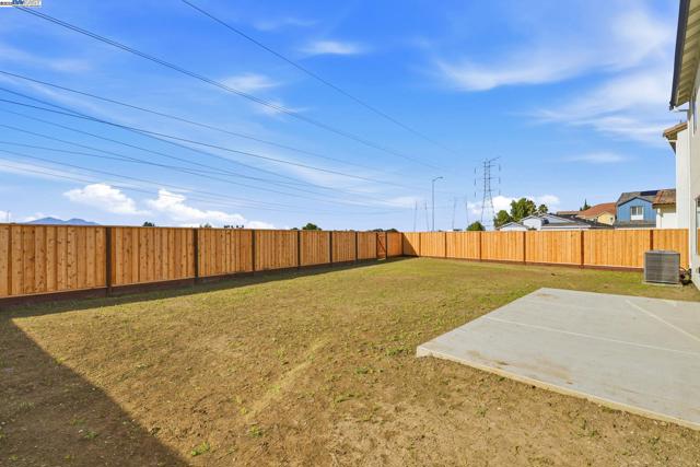 1008 Bluebell Circle, Discovery Bay CA: https://media.crmls.org/mediaz/96e60cca-89b5-449c-b9d1-b78cb6765546.jpg
