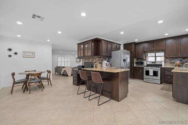 9026 W Hamilton St, Rancho Cucamonga CA: https://media.crmls.org/mediaz/96e6a24a-8aba-435b-b298-22f9bc1b64c1.jpg