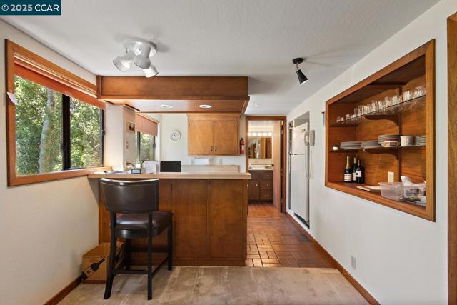 20 La Madronal, Orinda CA: https://media.crmls.org/mediaz/96e747b3-2905-4e9d-bad5-b86cc77775fb.jpg
