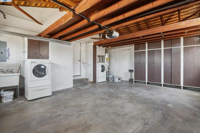 37512 Willowood Dr, Fremont CA: https://media.crmls.org/mediaz/96e7afe0-e6fc-4463-83af-049045669aae.jpg