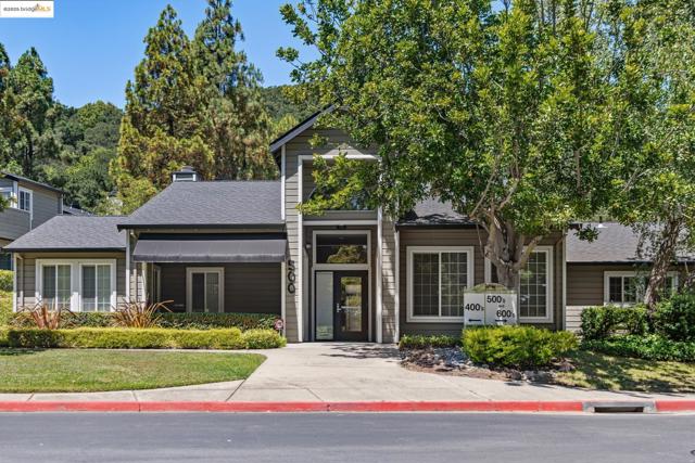 630 Canyon Oaks Dr, Oakland CA: https://media.crmls.org/mediaz/96e7d76e-3f41-469c-99db-35b01b5ef964.jpg