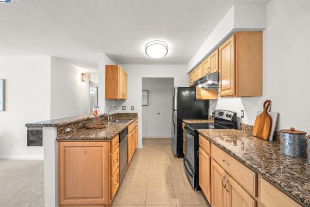 Image 5 of 16 For 66 Fairmount Ave  417