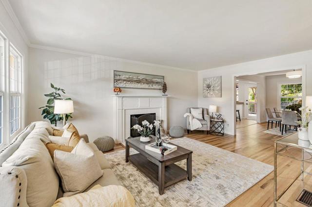 833 Alameda De Las Pulgas, Belmont CA: https://media.crmls.org/mediaz/96e85e19-77ab-47dc-9b42-1580b46d692f.jpg