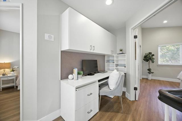 3841 Kamp Dr, Pleasanton CA: https://media.crmls.org/mediaz/96e8c9bb-f220-4dc6-9ddf-a7e8329063e0.jpg