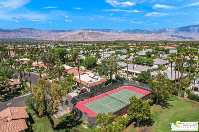 75190 Via Manzano, Palm Desert CA: https://media.crmls.org/mediaz/96e9005c-1558-4482-a975-c1234a7b01dd.jpg