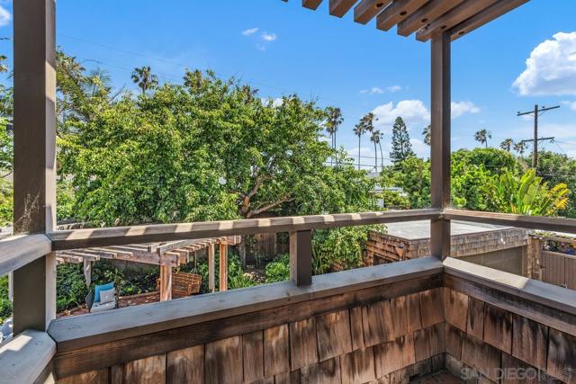 335 Fern Glen, La Jolla CA: https://media.crmls.org/mediaz/96e93a1a-ee2e-4add-b754-564eda0d0d5a.jpg