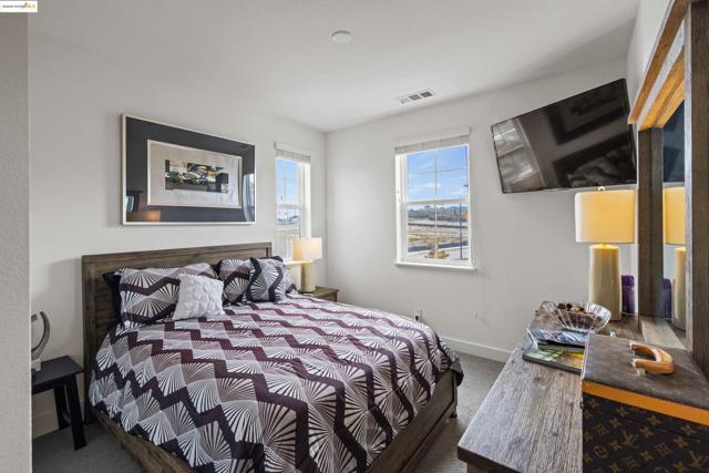 2810 Telegraph Blvd, Marina CA: https://media.crmls.org/mediaz/96ea446a-556a-4ed8-8f62-3f5a97a9c259.jpg
