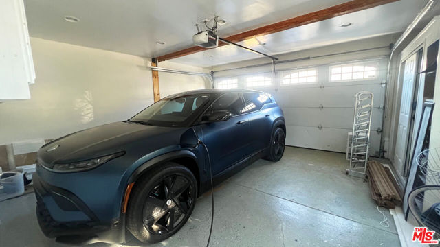 22111 Independencia Street, Woodland Hills CA: https://media.crmls.org/mediaz/96ead1f6-de7c-418f-816f-3b6eb68b710a.jpg