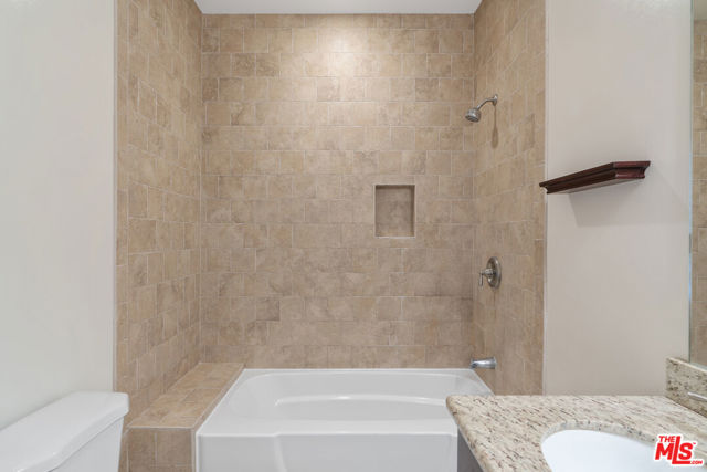 458 N Genesee Avenue, Los Angeles CA: https://media.crmls.org/mediaz/96ebb761-b3d4-4f84-bf71-43478b9aca3f.jpg