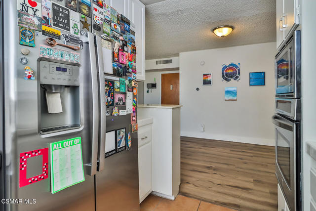 5429 Newcastle Avenue, Encino CA: https://media.crmls.org/mediaz/96eca360-71a0-4727-868e-b9c58f3caf22.jpg